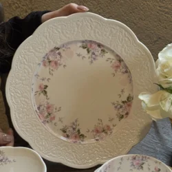 Тарілка «Пелюстки та листя» 25 см