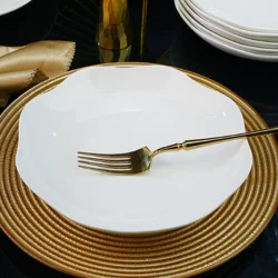 Біла керамічна тарілка з костяного фарфору глибока 18,5 см