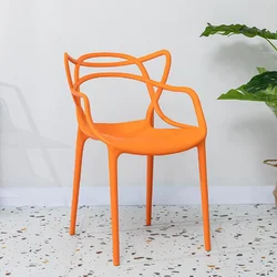 Стілець пластиковий дизайнерський Net Chair, зі спинкою