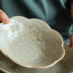 Керамічна глибока тарілка Linghua у японському стилі з хвилястим краєм 21,5 см