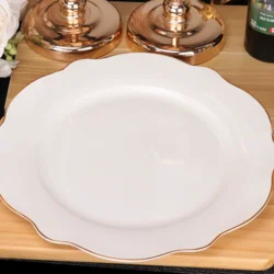 Керамічна тарілка у стилі Пномпень із золотим ободом, декоративна форма «квітка» 26 см