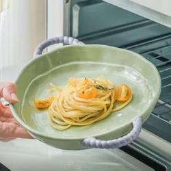 Керамічна тарілка з ручками глибока, універсальна для подачі страв 20,5 см