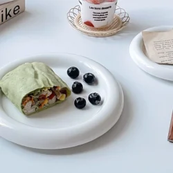 Керамічна пухка тарілка в Instagram-стилі, мінімалістичний дизайн 20 см