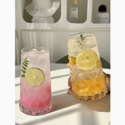 Скляна чашка з рельєфним візерунком, стильна кружка для напоїв