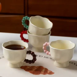 Керамічна чашка у французькому стилі 380 мл, дизайнерська кружка з оригінальною ручкою