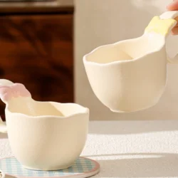 Керамічна кружка з бантом (460 мл) – стильна та мила чашка для напоїв