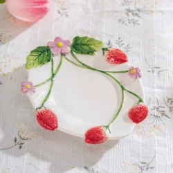 Керамічне блюдце «Полуниця»