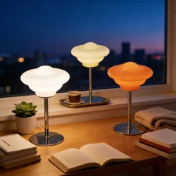 Дизайнерська настільна LED-лампа TD-6008 у стилі Bauhaus з тришаровим скляним плафоном