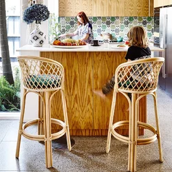 Барний стілець з натурального ротанга та масиву дерева, у французькому стилі