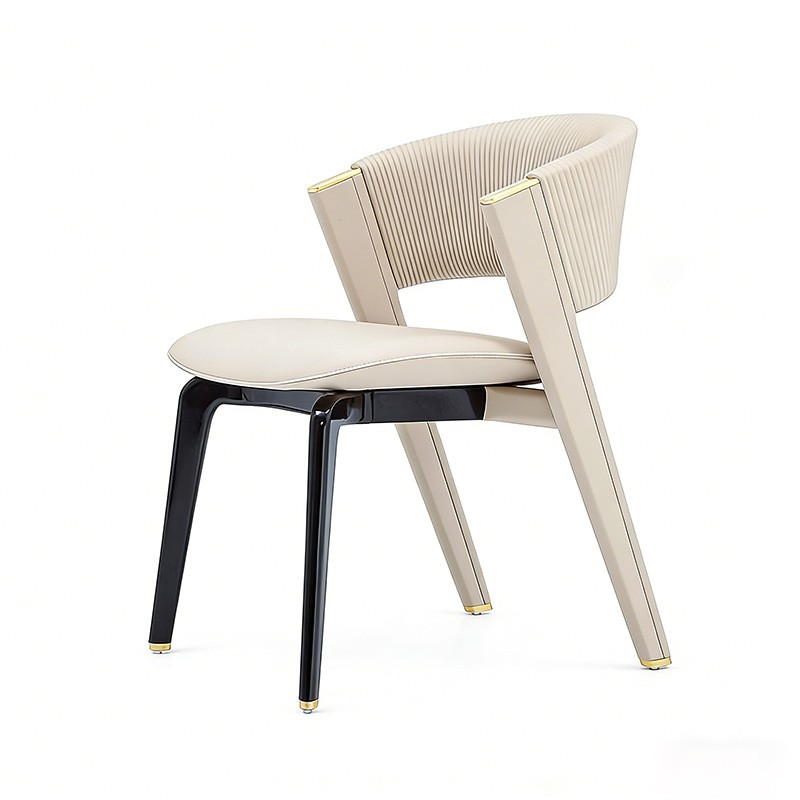 Стілець кухонний м’який зі шкірозамінника, дерев’яні ніжки