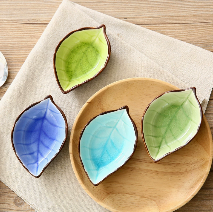 Керамічне міні-блюдо у формі листка (соусниця)