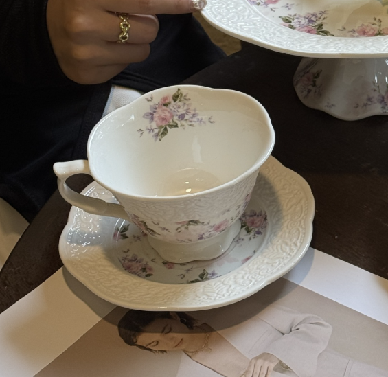 Чашка з блюдцем «Пелюстки та листя» 300 мл