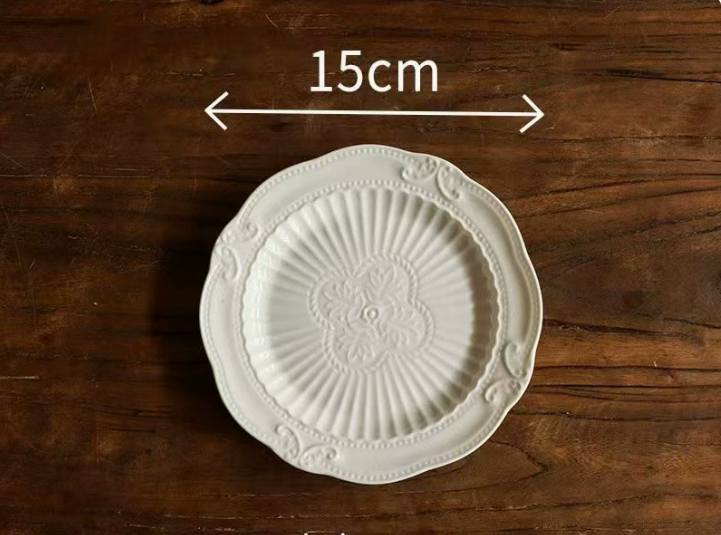 Керамічна десертна тарілка в ретро-стилі 15 см біла з візерунком