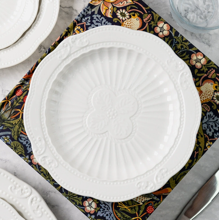 Керамічна тарілка в стилі бароко 15,5 см