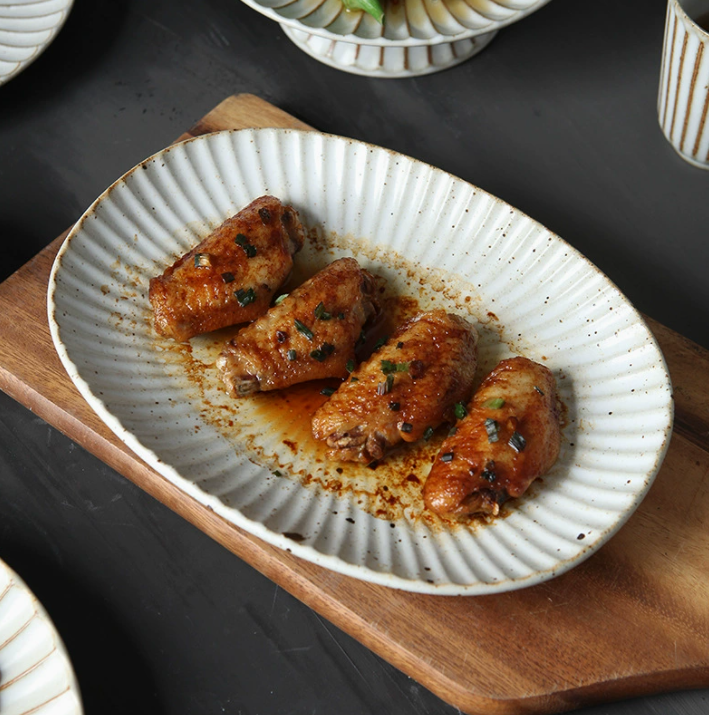 Овальне керамічне блюдо в японському стилі 23 см