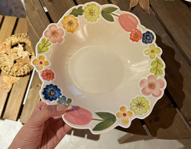 Керамічна глибока тарілка з квітковим розписом 23 см