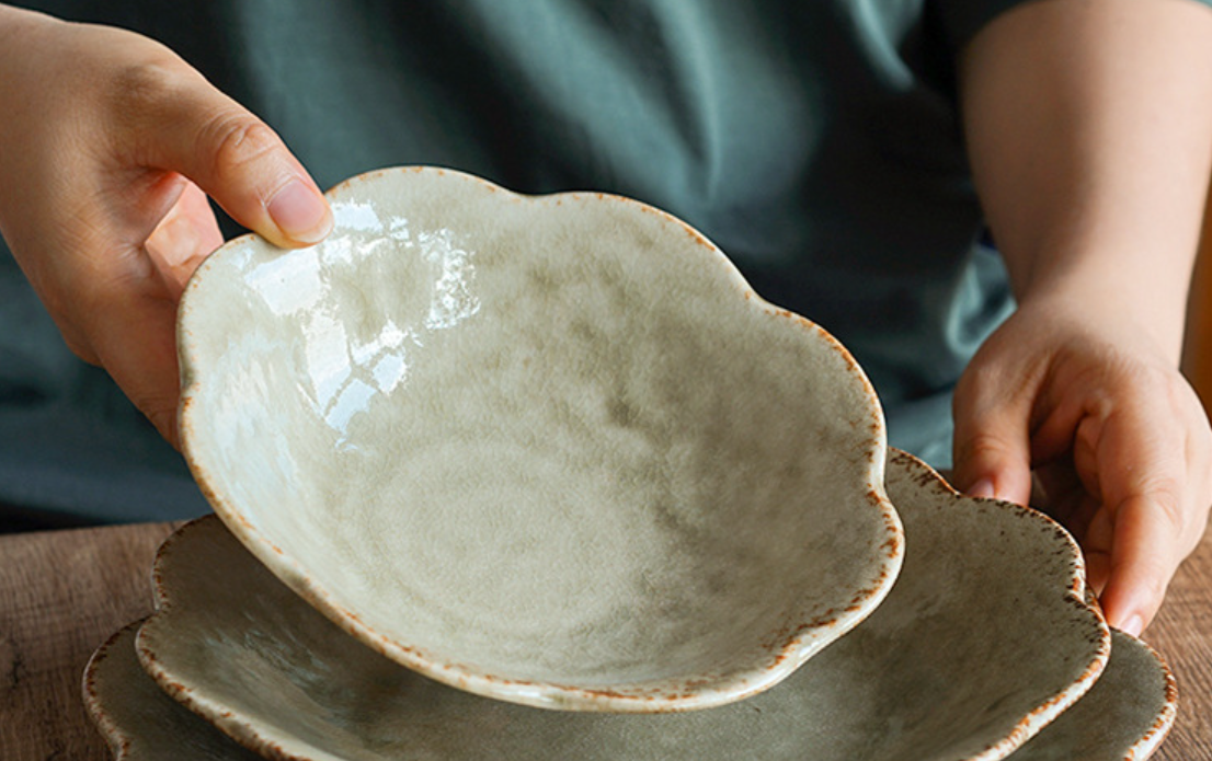 Керамічна глибока тарілка Linghua у японському стилі з хвилястим краєм 21,5 см