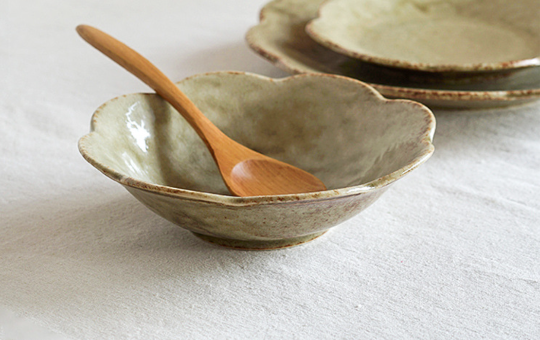 Керамічна глибока тарілка Linghua у японському стилі з хвилястим краєм 17 см