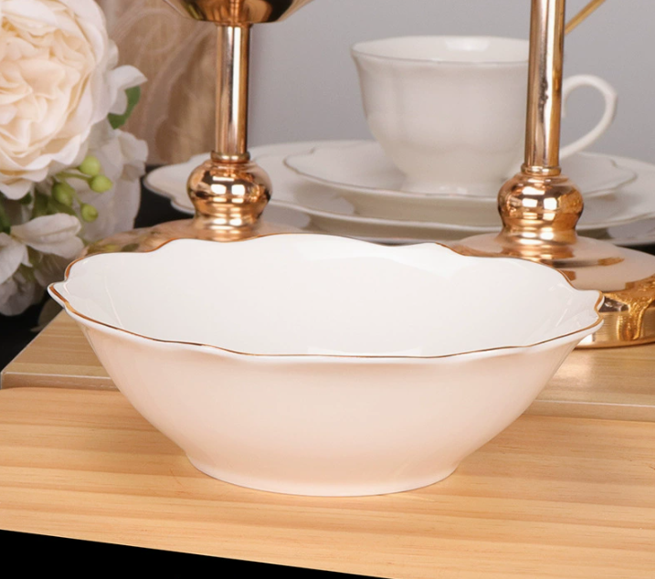 Керамічна глибока тарілка у стилі Пномпень із золотим ободом, декоративна форма «квітка» 15 см