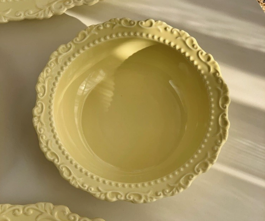 Керамічна тарілка в французькому стилі з рельєфним візерунком 3 види