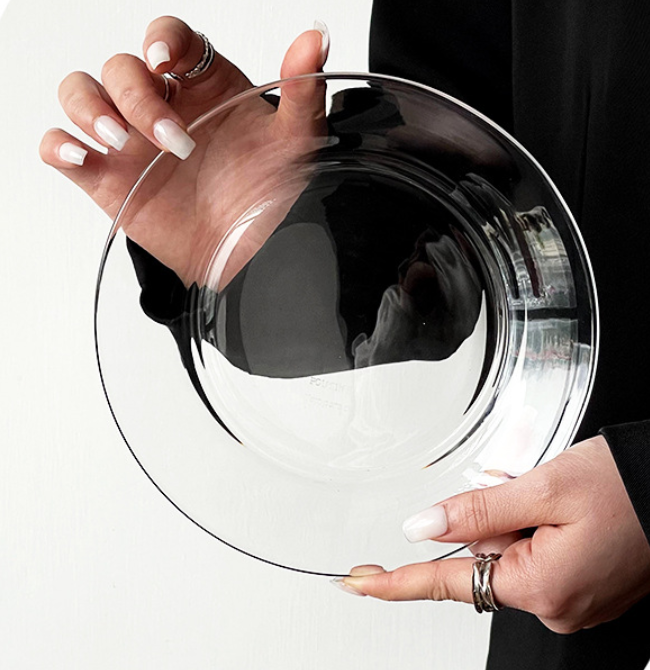 Прозора скляна тарілка у сучасному стилі 23 см