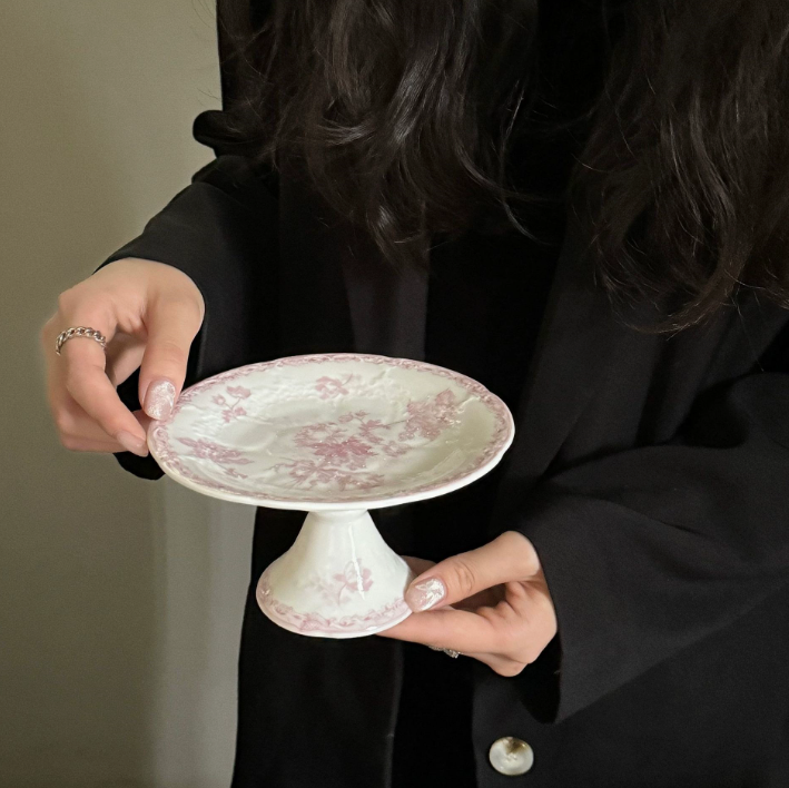Керамічна тарілка на ніжці «Рожева квітка» у французькому вінтажному стилі 15,5 см