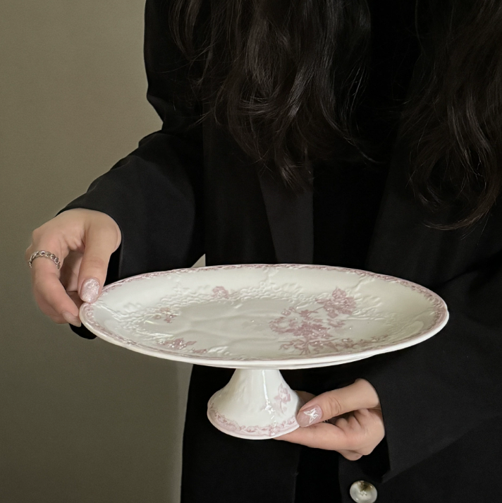 Керамічна овальна тарілка на ніжці «Рожева квітка» у французькому вінтажному стилі 25,5 см