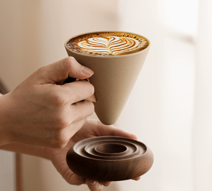 Керамічна кавова чашка у ретро-стилі з бамбуковою підставкою, 250 мл