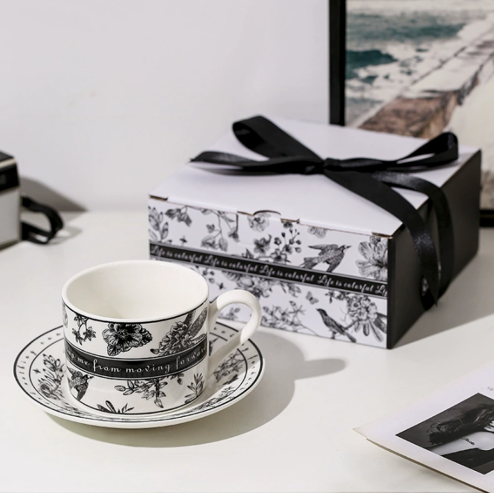 Набір керамічних кавових чашок з блюдцями 220 мл