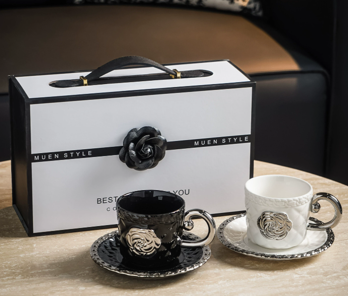 Подарунковий набір керамічних чашок з блюдцями та кришкою, елегантний комплект для кави та чаю