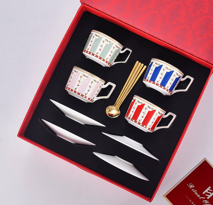 Розкішний набір кавових чашок з блюдцями з кістяного фарфору «Four Seasons»