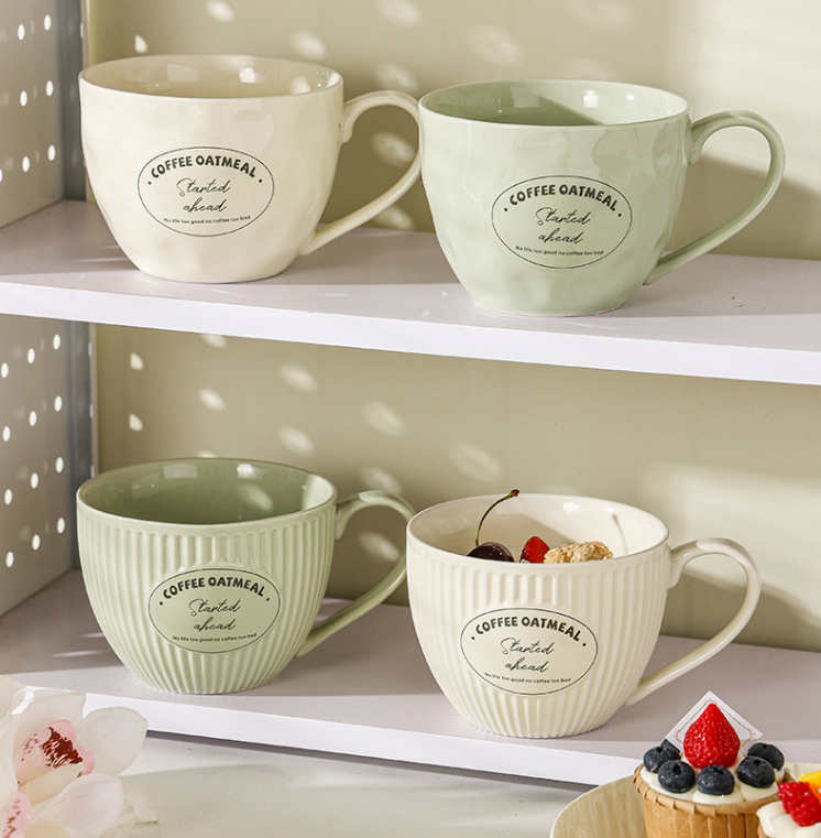 Велика керамічна кружка з ложкою для сніданків 600мл