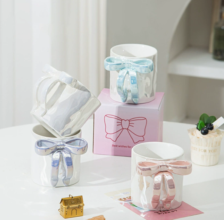 Керамічна чашка з бантом 3D