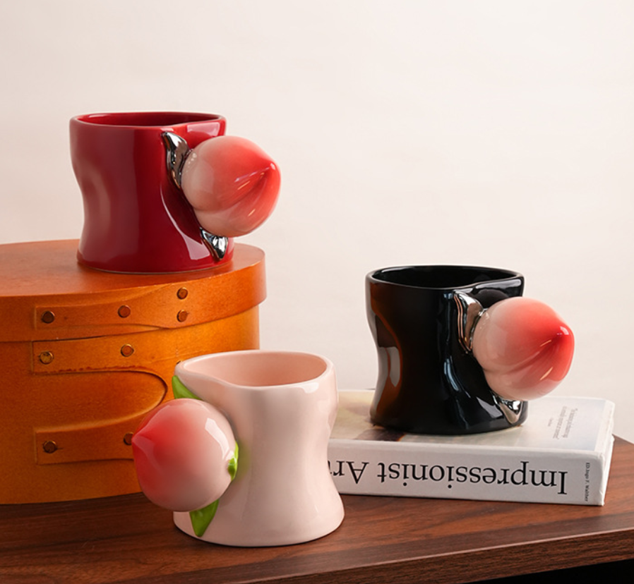 Керамічна чашка «Peach You Are Happy», дизайнерська чашка у формі серця