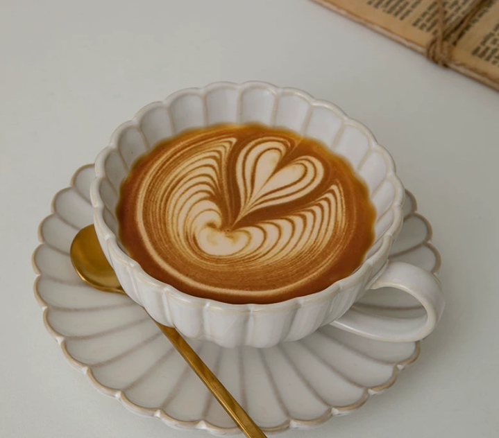 Керамічна чашка з блюдцем у японському стилі «Chrysanthemum», елегантний набір для кави та чаю