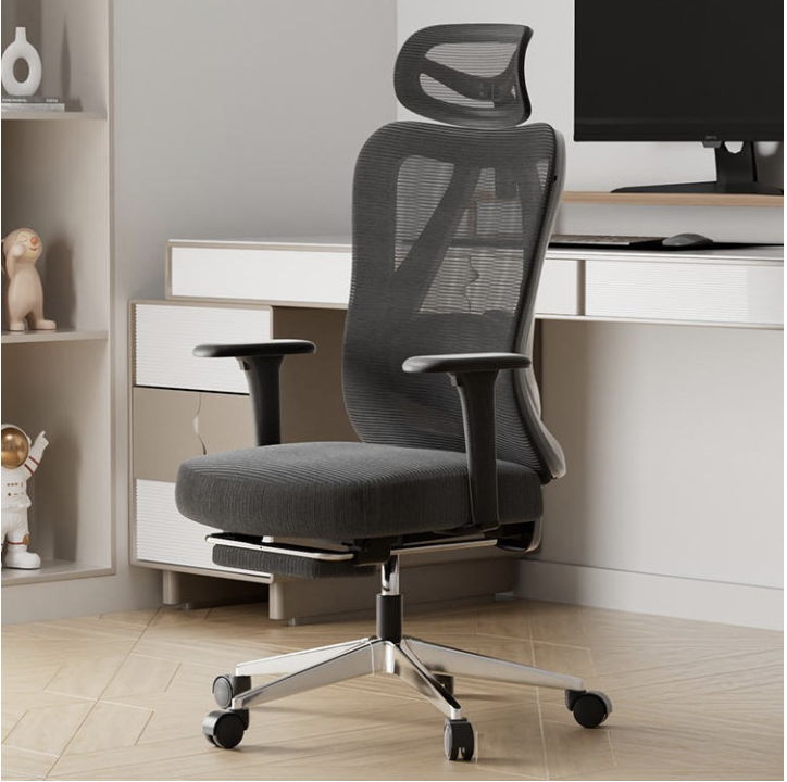 Ергономічний комп’ютерний стілець Angran T15. Чорна рамка – чорна сітка з губчастою подушкою та з підніжкою.