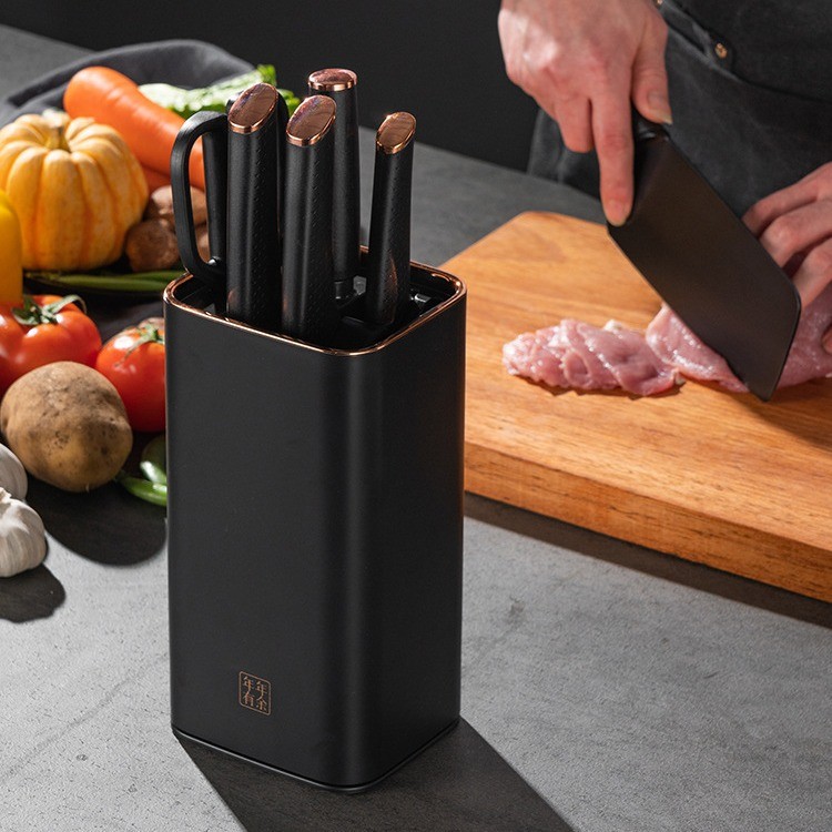 Набір кухонних ножів з функцією стерилізації та дезінфекції