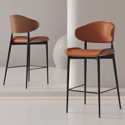 Барний стілець з м’яким сидінням та спинкою, металевий каркас, висота сидіння 65 см