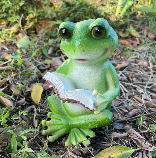 Декоративна садова фігурка жабеня, для прикраси двору, газону, саду