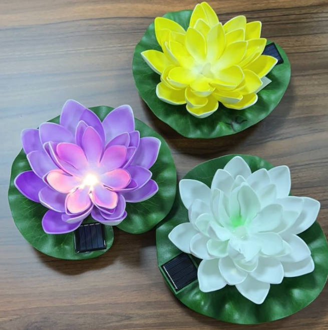 Плаваючий світильник «Лотос» на сонячній батареї LED