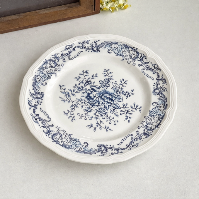 Керамічна тарілка у вінтажному європейському стилі з синім орнаментом, 21 см
